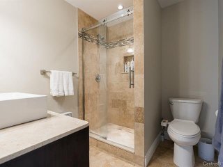 Salle de bains attenante à la CCP