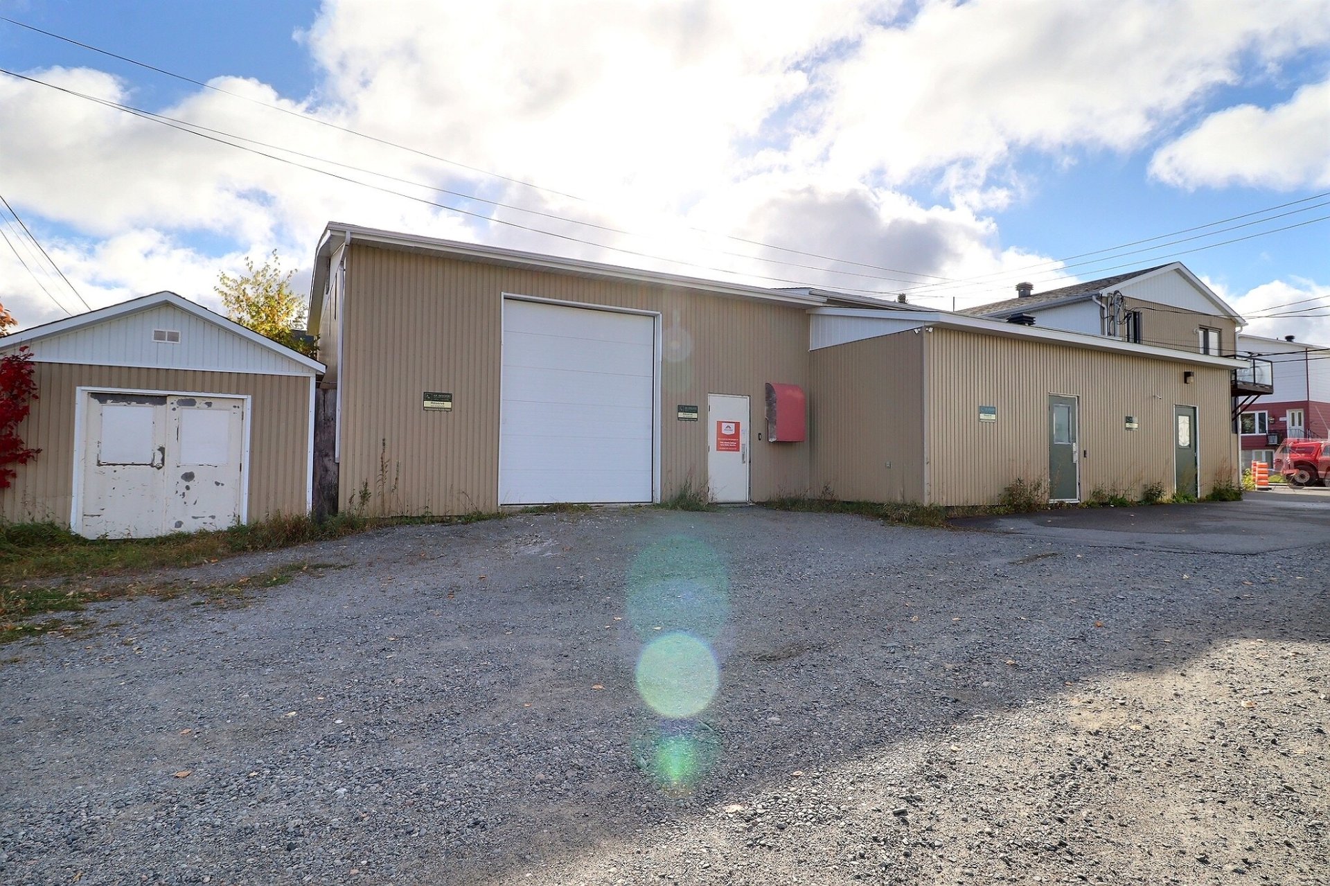 1008 4e Avenue — photo 2
