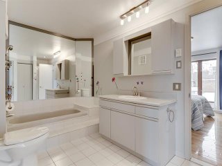 Salle de bains attenante à la CCP