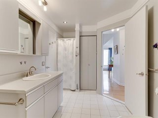 Salle de bains attenante à la CCP