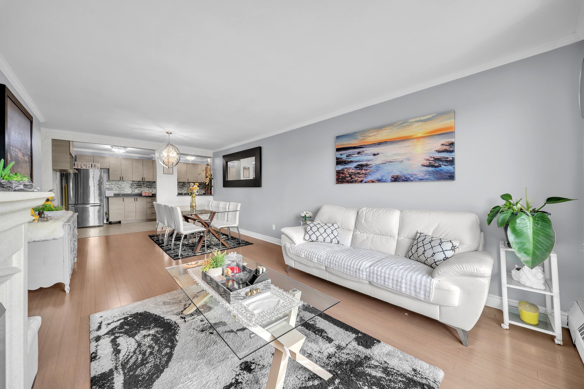 #302 - 5210 Rue Riviera