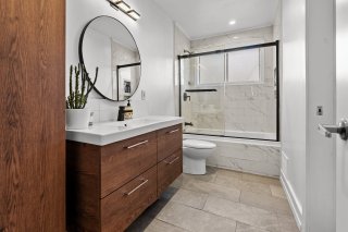 Ensuite bathroom