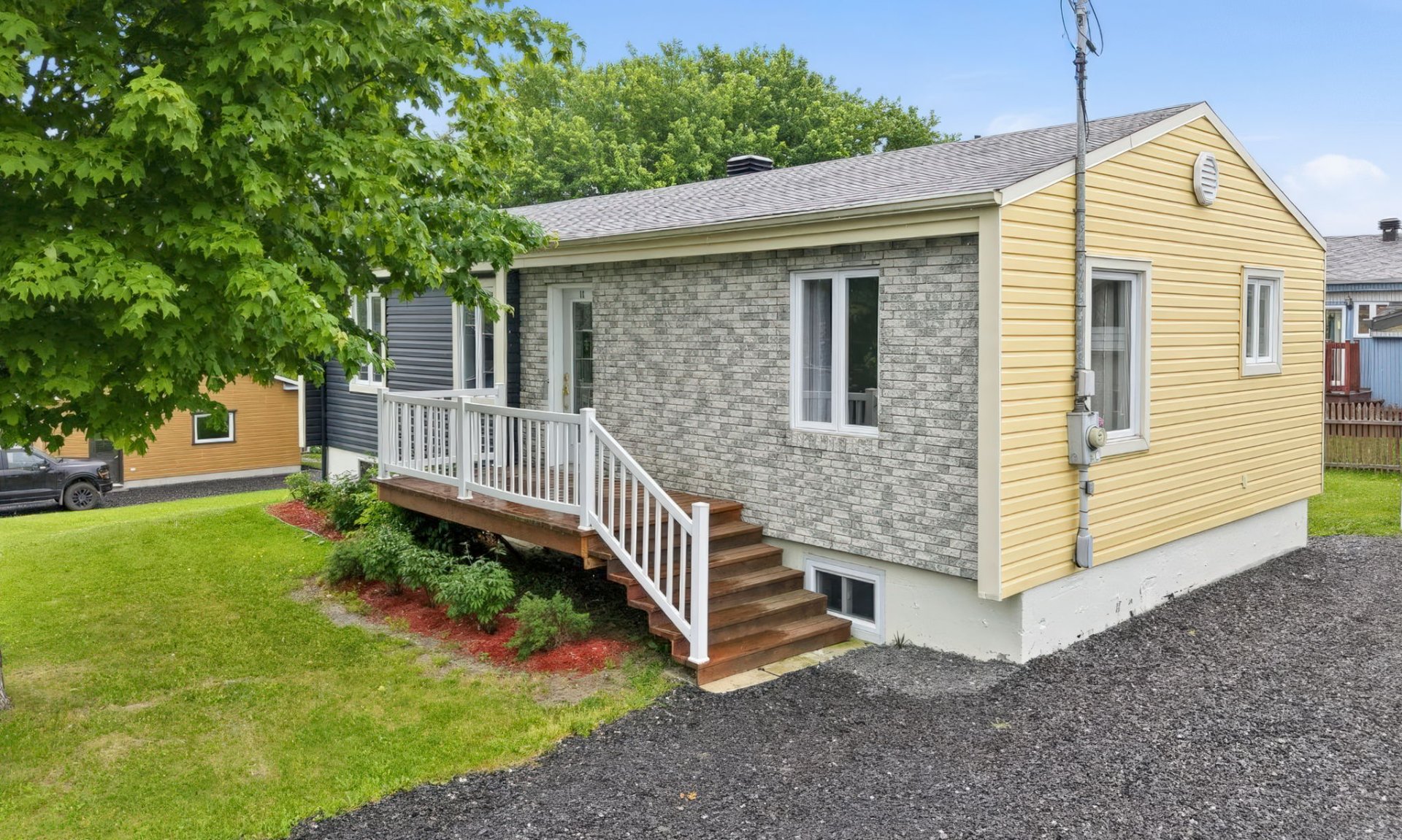 11 8e Avenue O.