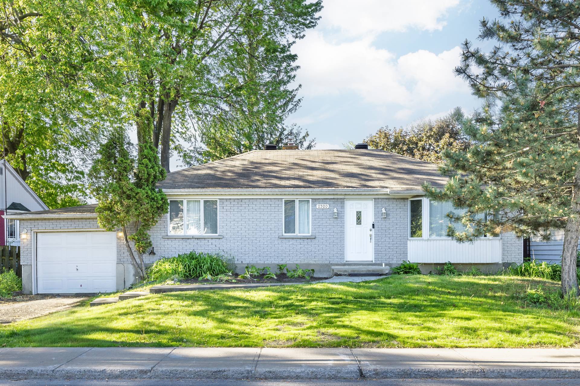 2320 Av. Chanteclerc