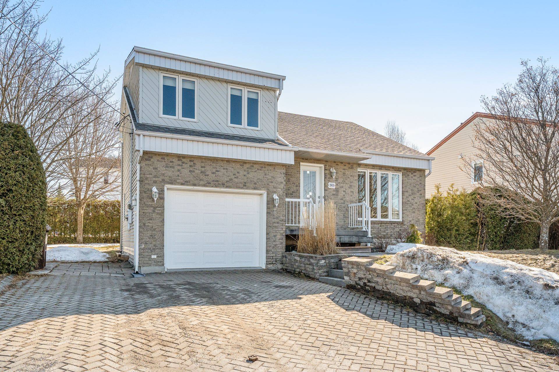 2635 Rue des Cormiers