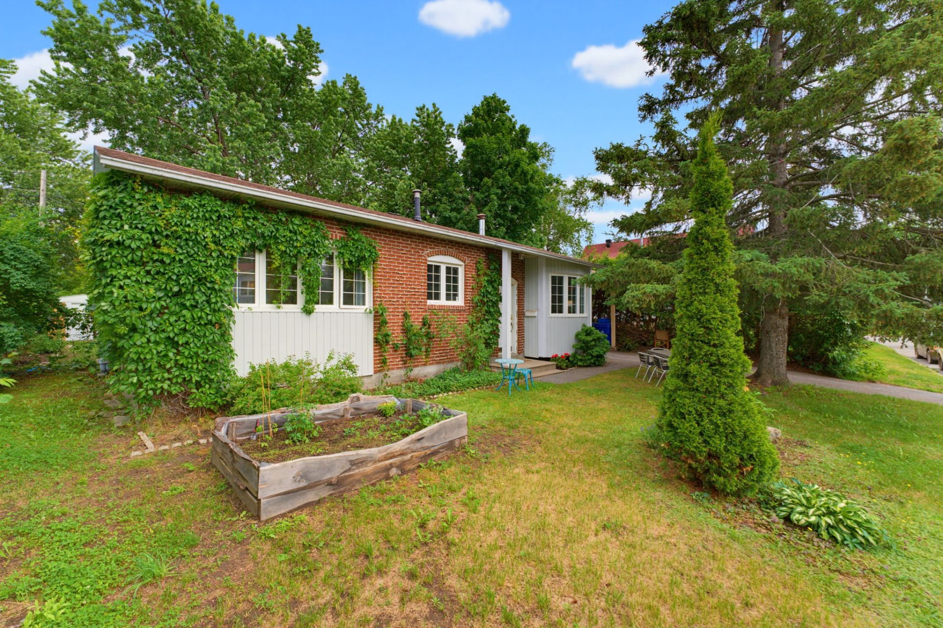 580 Rue Charles-Symmes