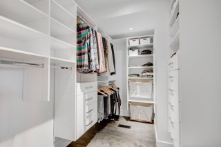 Walk-in closet