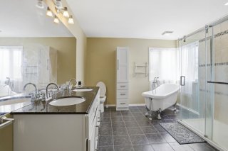 Salle de bains attenante à la CCP
