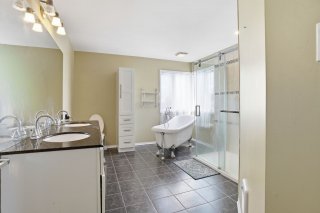 Salle de bains attenante à la CCP