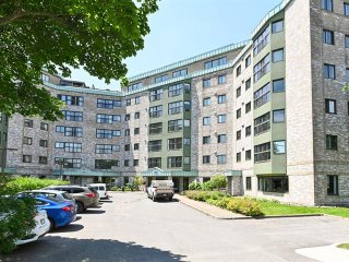 #315 - 3111 Av. des Hôtels