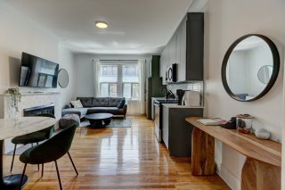 #6-2075 Av. Lincoln Montréal (Ville-Marie)