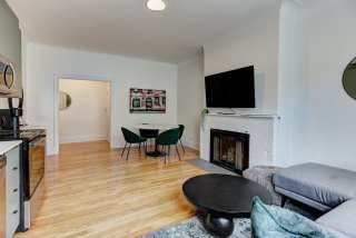 #6-2075 Av. Lincoln Montréal (Ville-Marie)