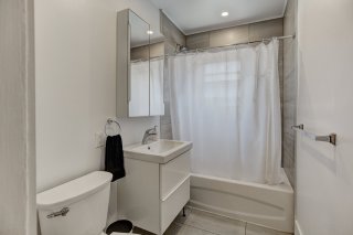 #6-2075 Av. Lincoln Montréal (Ville-Marie)