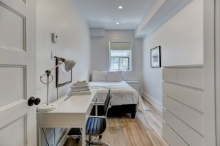 #6-2075 Av. Lincoln Montréal (Ville-Marie)