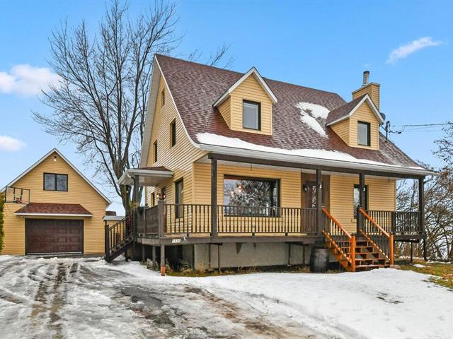 1586 Ch. du Pays-Brûlé