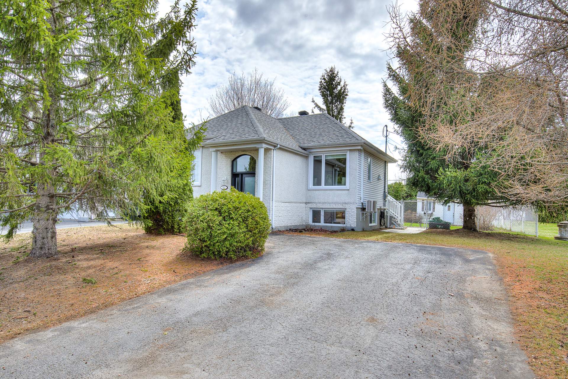 3134 Rue Laurin