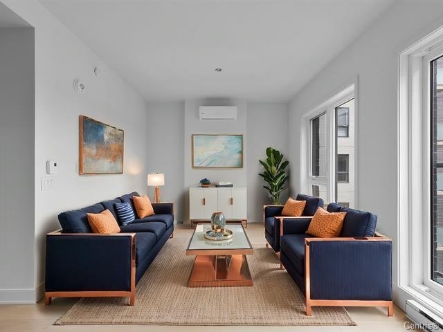 #202 - 2030 Rue Lucien-Thimens