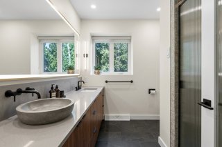 Salle de bains attenante à la CCP