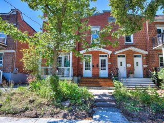 4926 Av. Earnscliffe