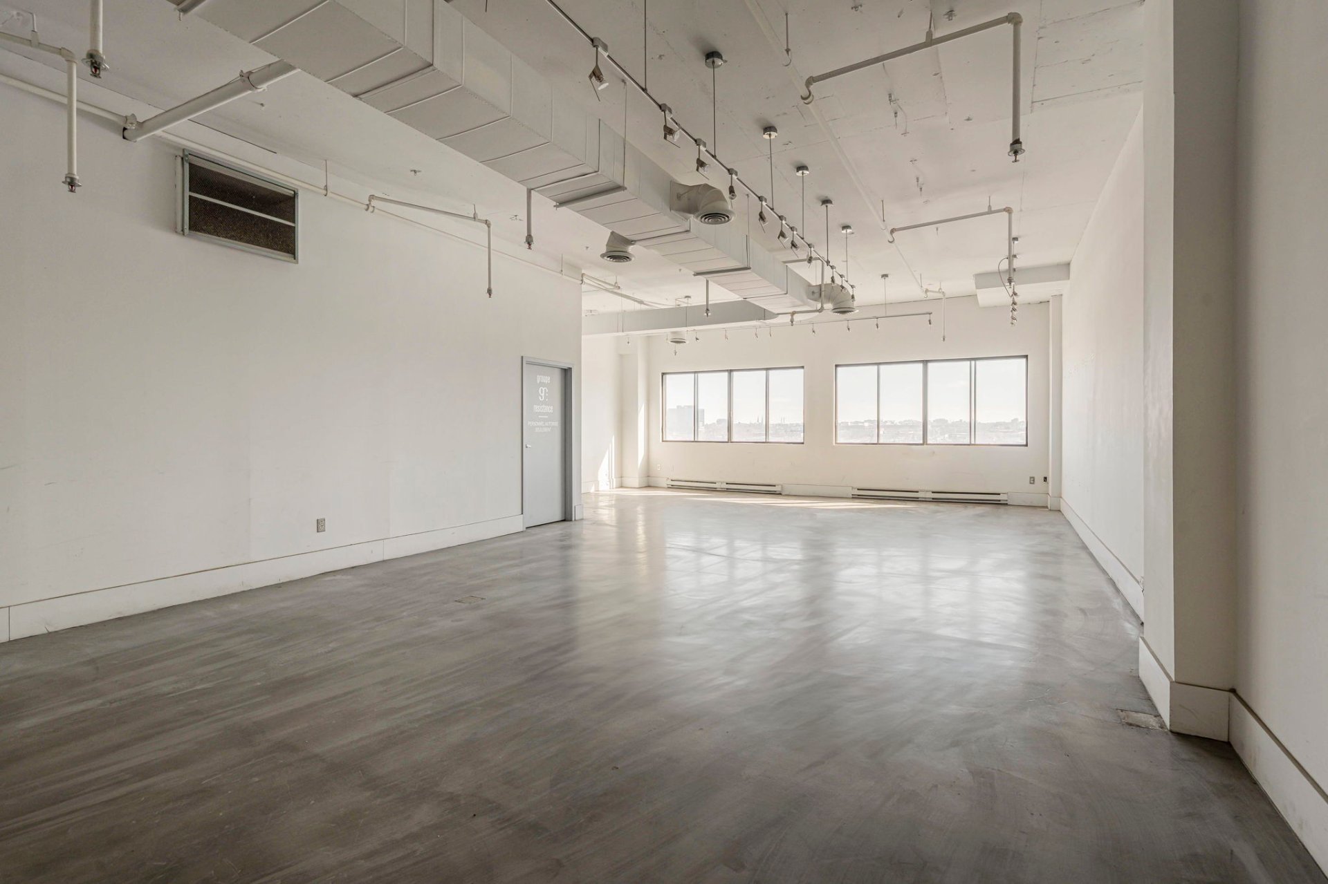 #700 - 433 Rue Chabanel O.