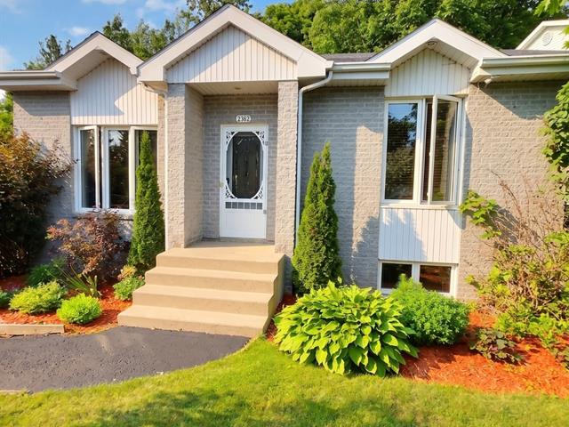 2362 Rue Isaac-Jogues