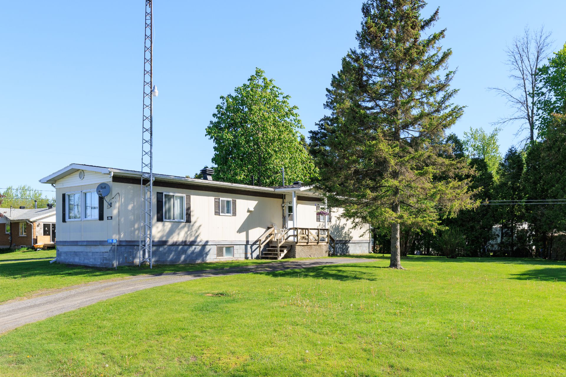 306 Av. des Mésanges