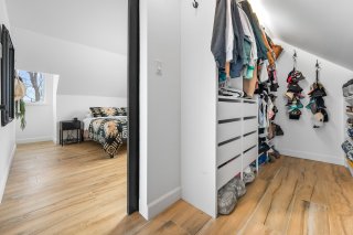 Walk-in closet