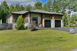 1385 Rue du Vallon