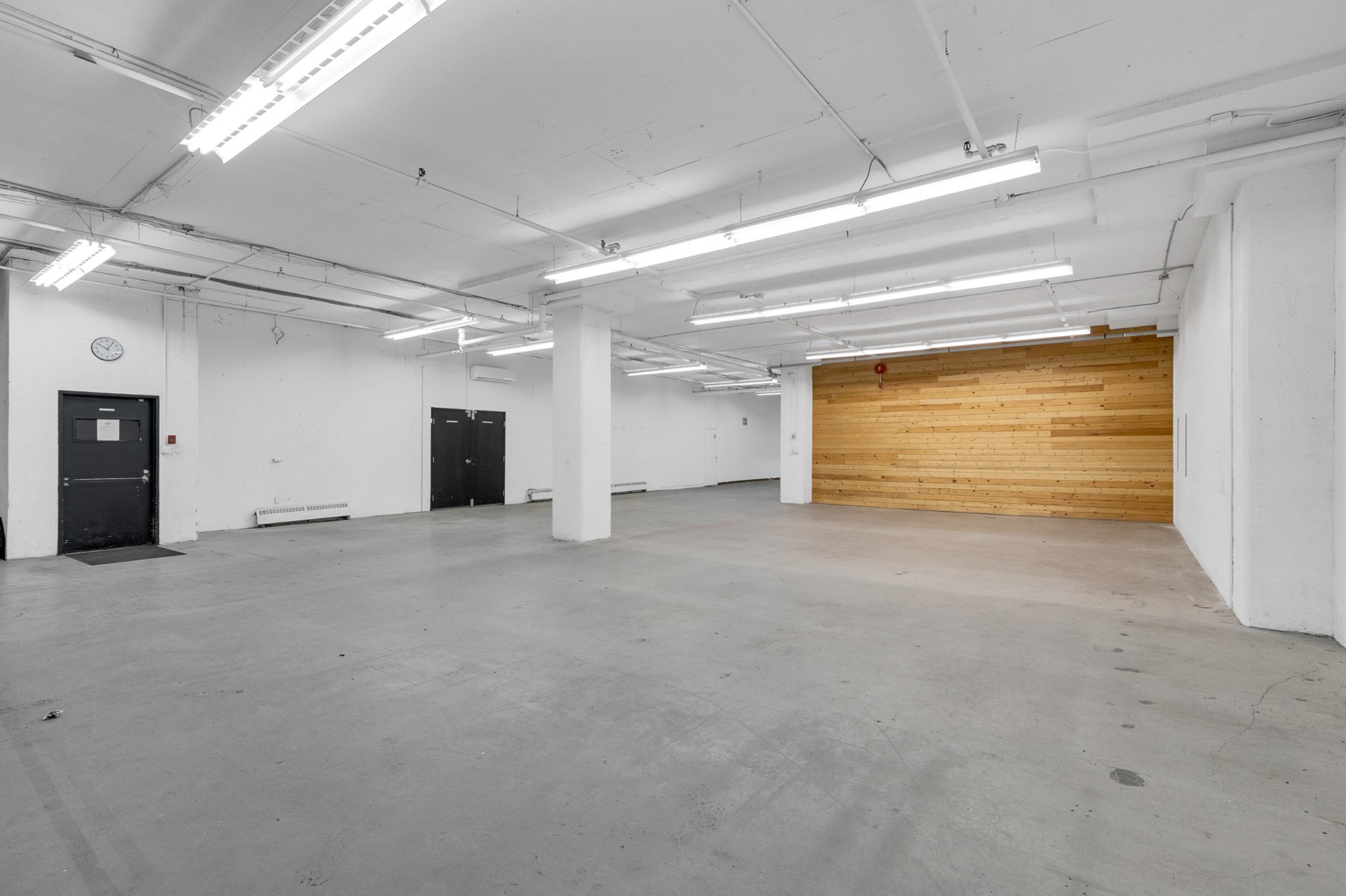 #111 - 5425 Av. Casgrain