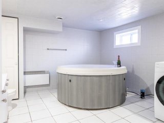 Hot tub