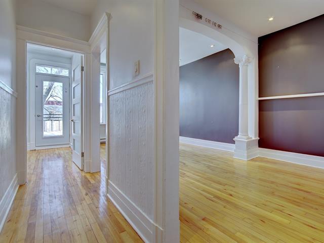 4826 Rue La Fontaine