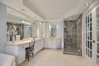 Ensuite bathroom