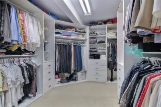 Walk-in closet