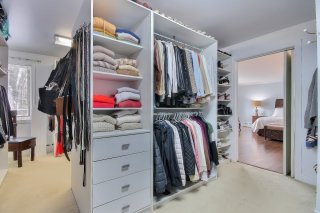 Walk-in closet