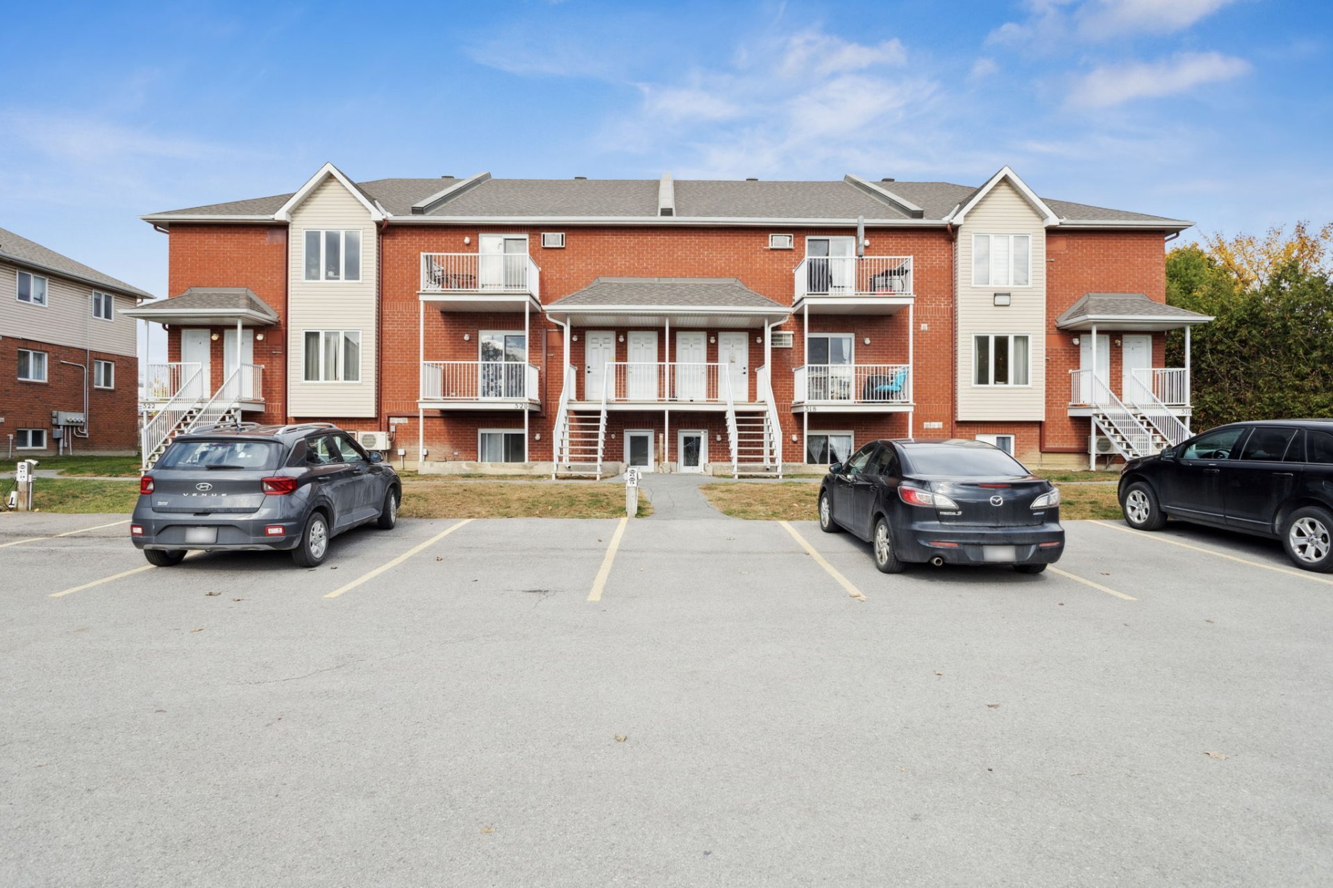 #1 - 520 Boul. des Grives