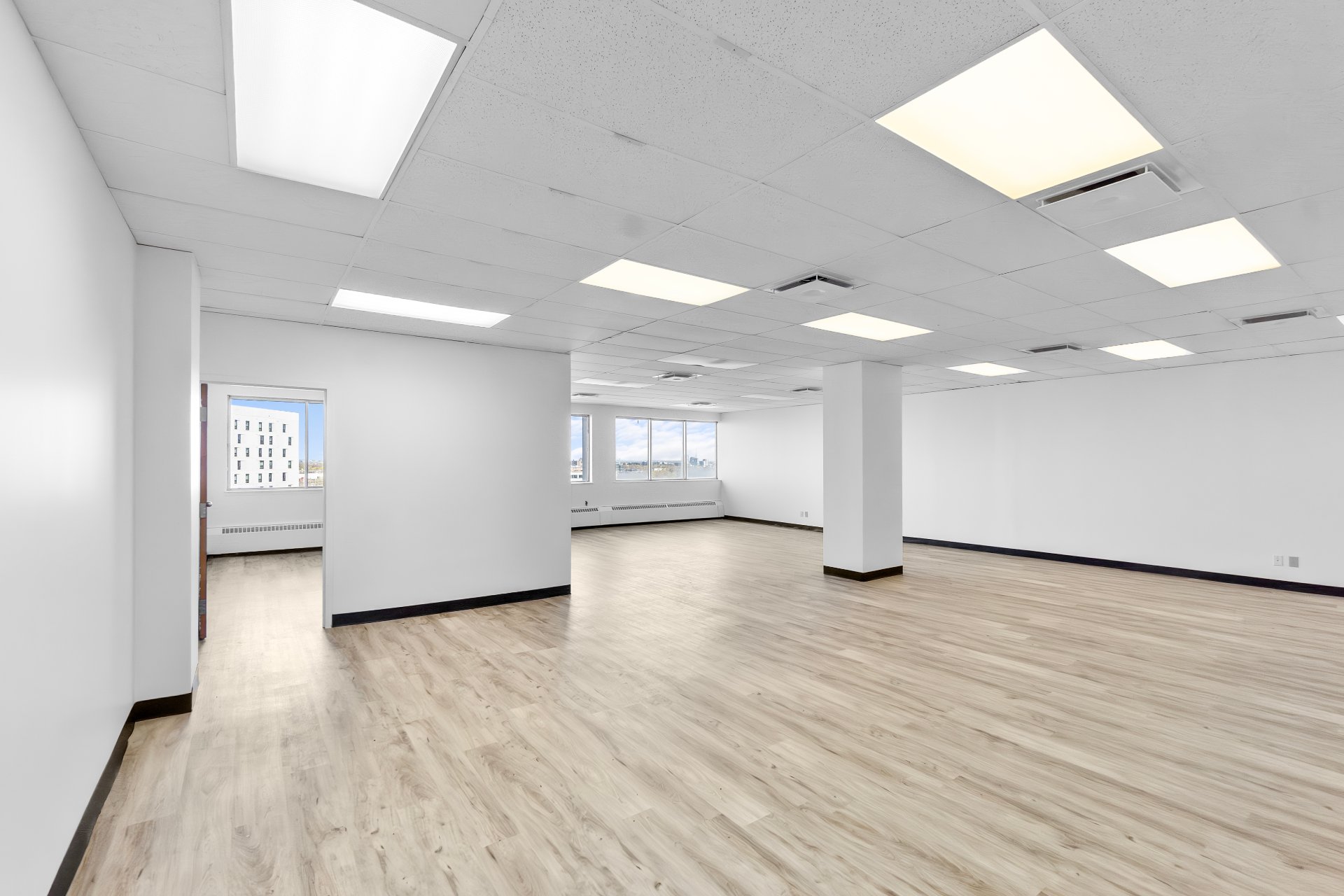 #814 - 5250 Rue Ferrier