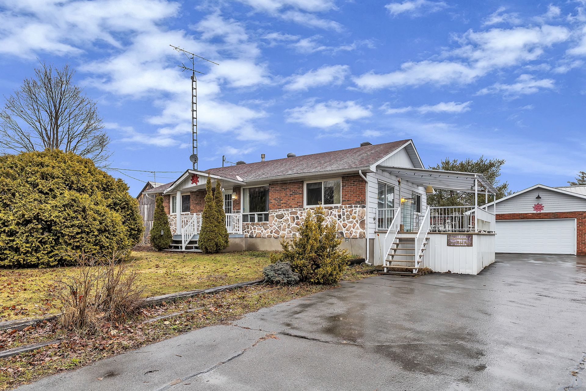 412 Côte St-Charles