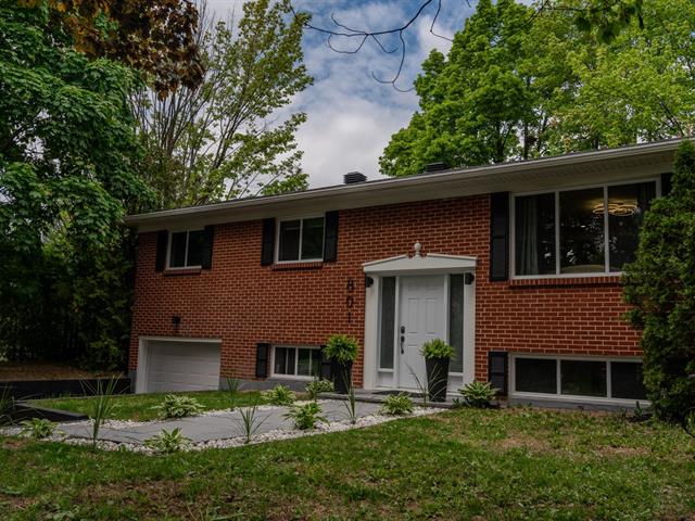 801 Rue Comtois