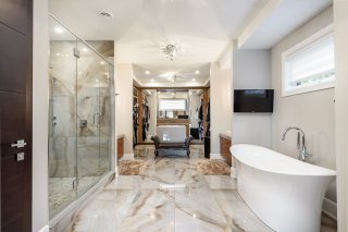 Ensuite bathroom