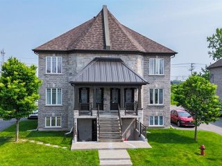 4156 Rue Sylvestre