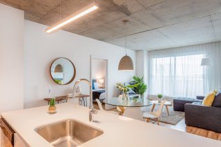 #923 - 205 Av. de l'Équinoxe