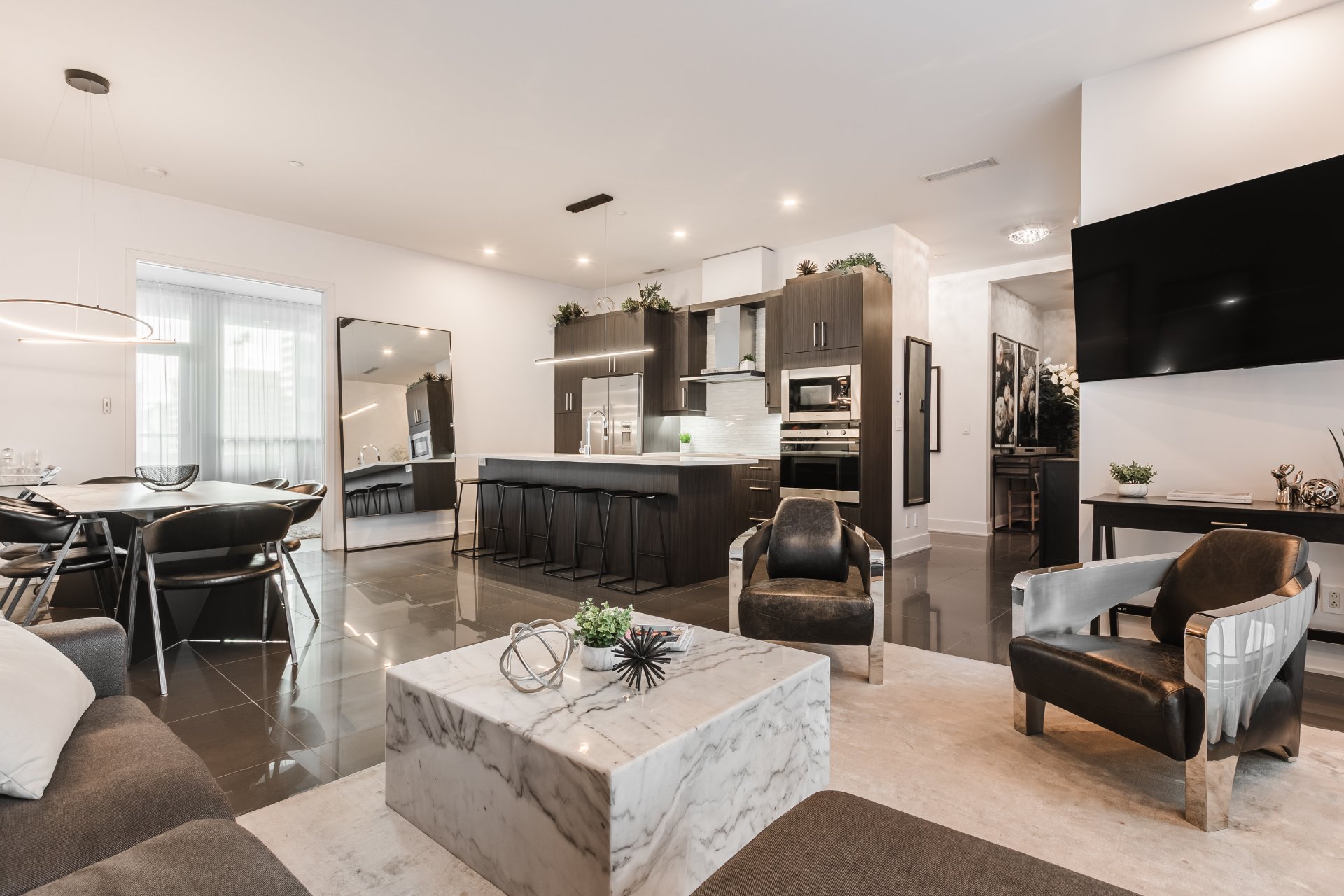 #1009 - 1225 Boul. Robert-Bourassa