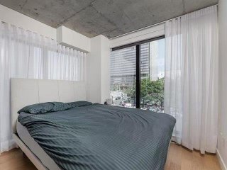 #408 - 1 Av. Viger O.