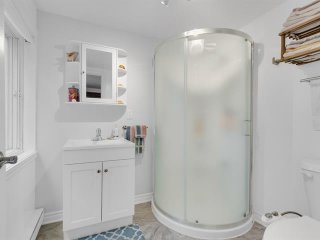 Salle de bains attenante à la CCP