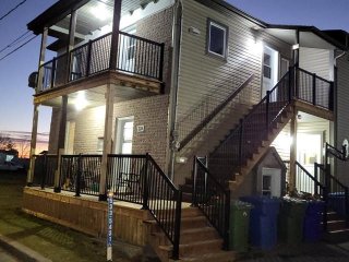 332 Av. Hamford — photo 1