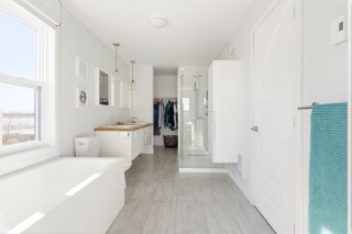 Salle de bains attenante à la CCP