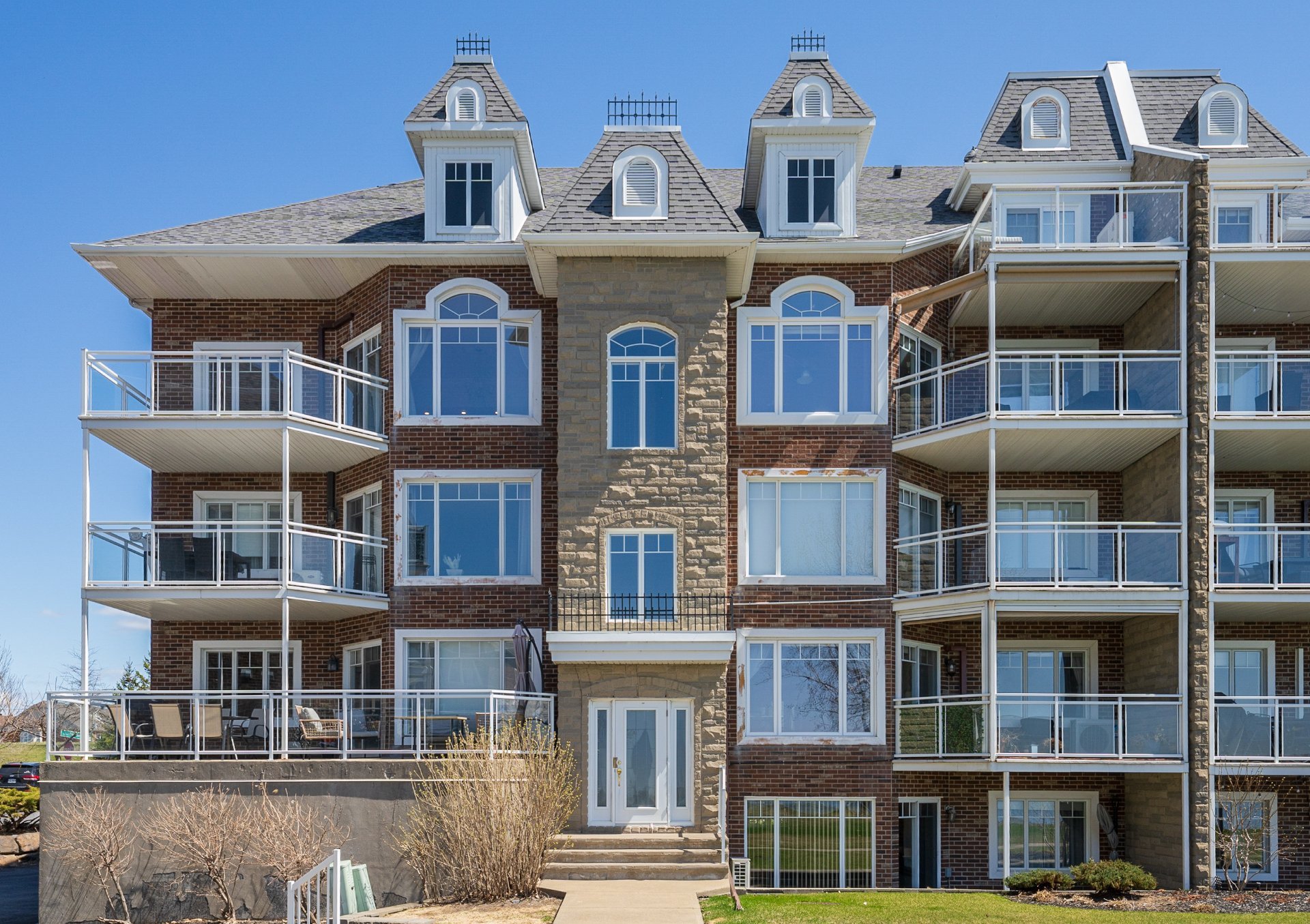 #7 - 9500 Rue Rubaniers