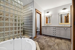 Salle de bains attenante à la CCP