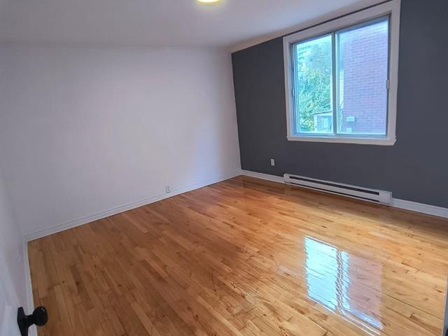 #2 - 6644 Av. McLynn