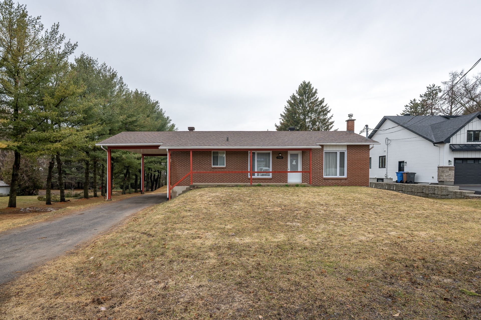 2381 Boul. de l'Ange-Gardien N.